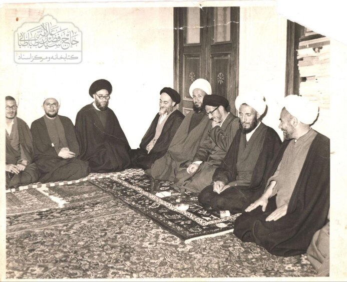 جمعی از علمای آذری‌تبار در خانۀ علامه سید محمدحسین طباطبائی
